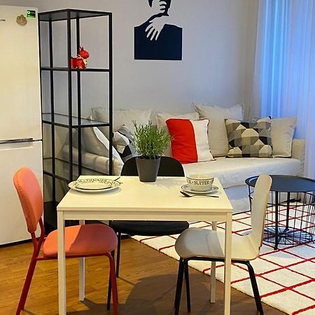 Cozy Red Bulldog Place In Apart-Complex/Pool Varna Exteriér fotografie