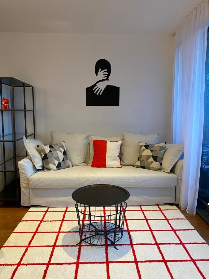 Cozy Red Bulldog Place In Apart-Complex/Pool Varna Exteriér fotografie